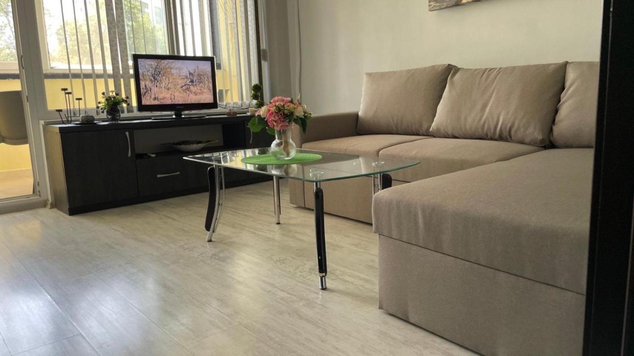 Ferienwohnung Lotos Apartament Burgas City Exterior foto